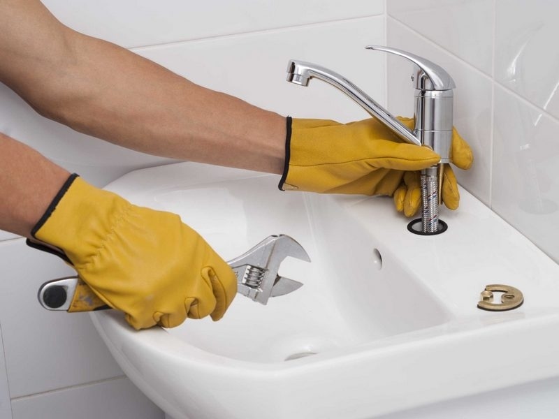 Faucet Installation & Replacement
